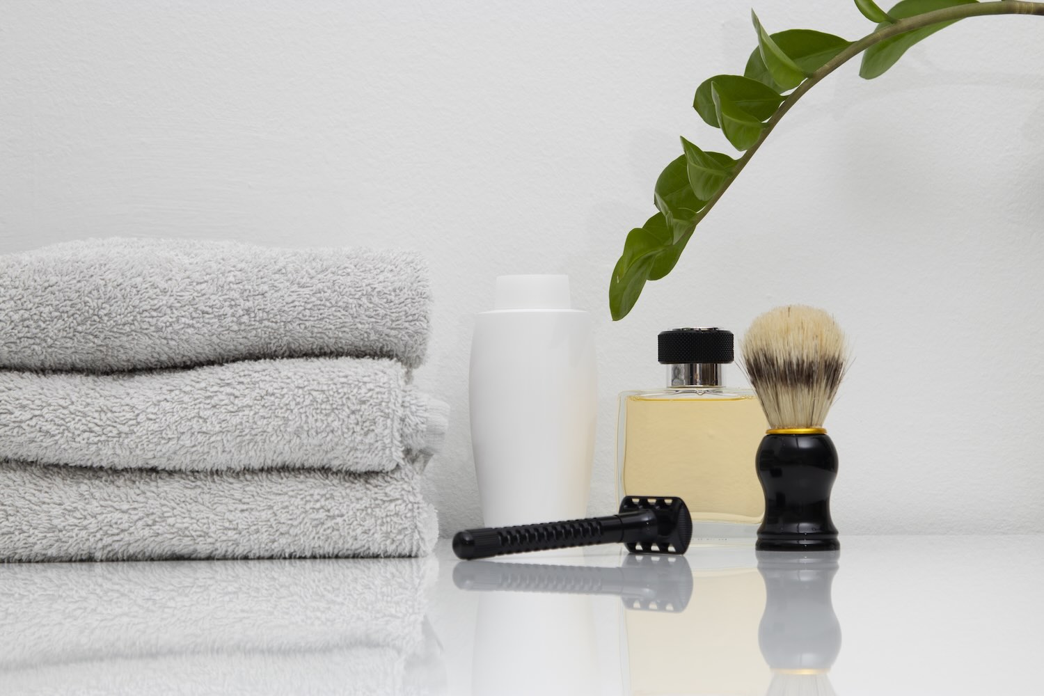 BARBERSHOPS & HAIR SALONS